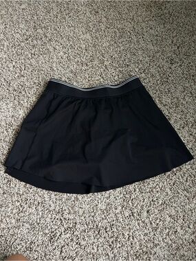 NWT Athleta Black A-Line Athletic Skort with Contrast Stripe Waistband